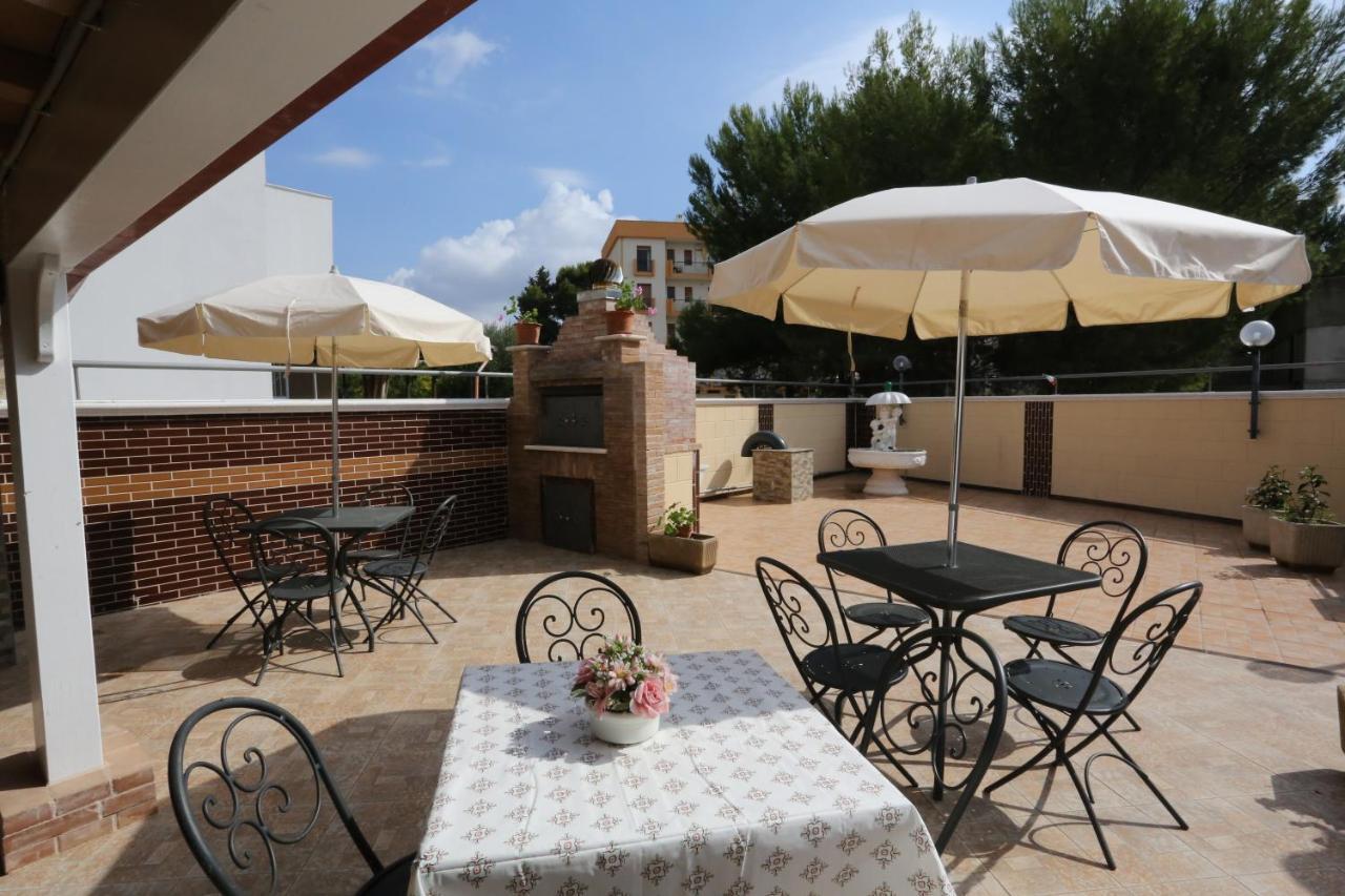 Santoronzo Acomodação com café da manhã Turi Exterior foto